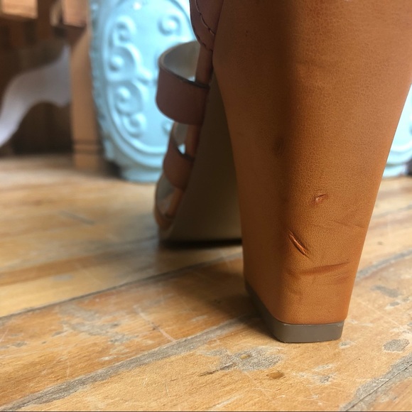 SANDAL BLOCK HEELS! - Picture 4 of 6